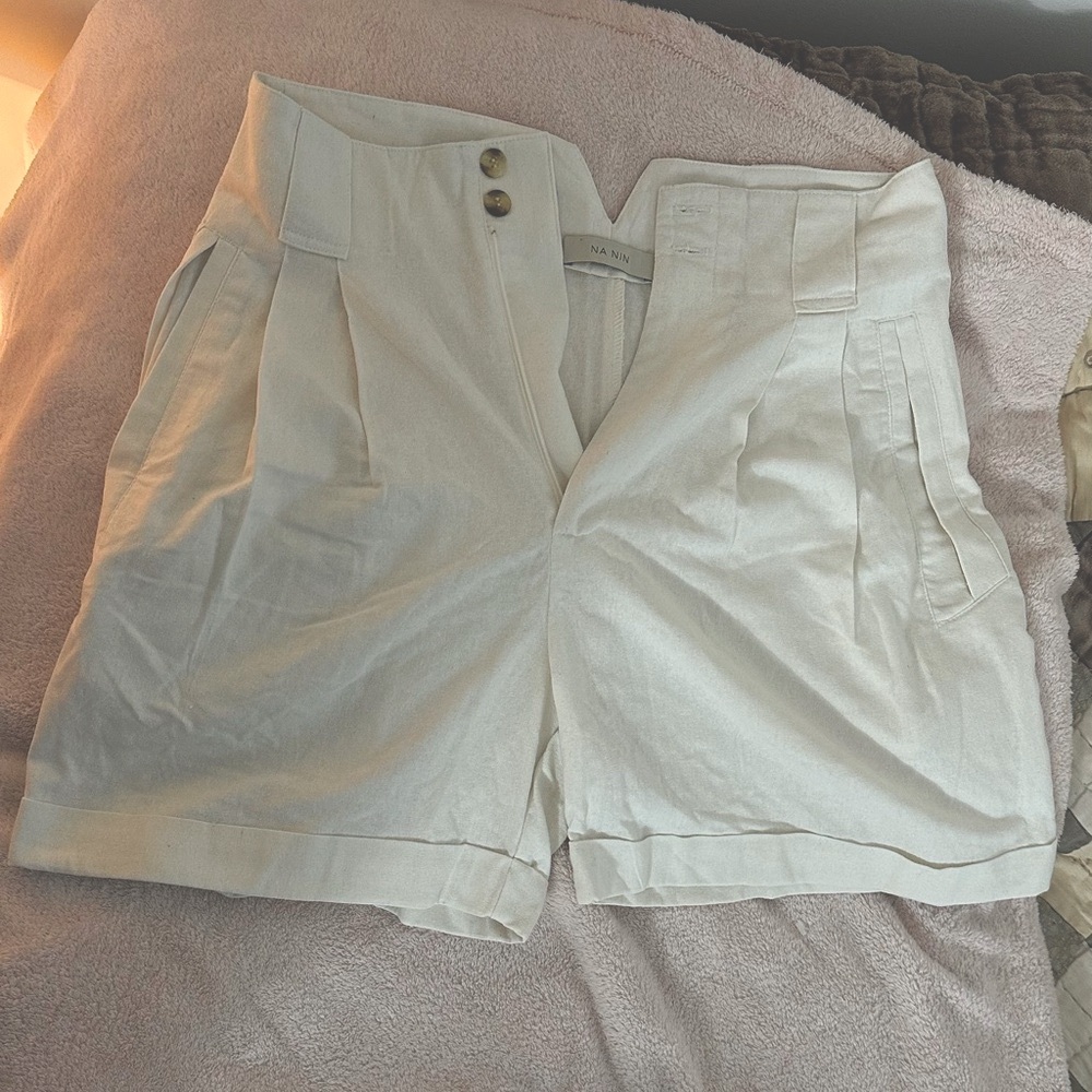 NA NIN OLIVER RAW SILK SHORTS SIZE M